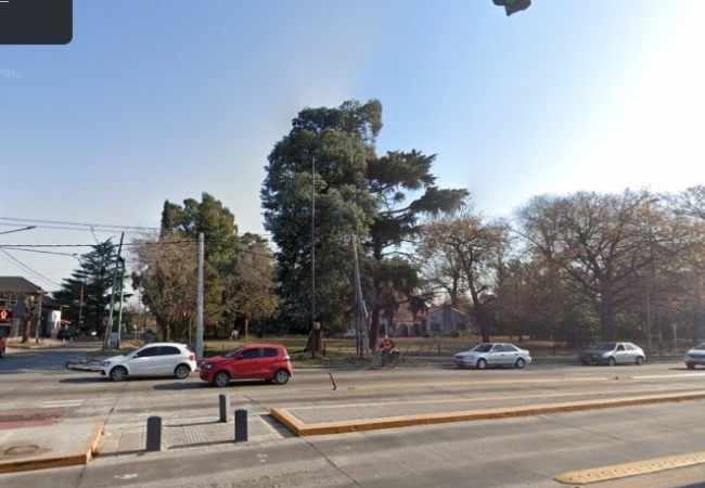 Vendo Terreno Av. Calchaqui esquina Gutierrez