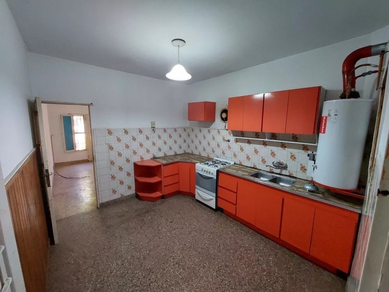 Casa / PH en Venta Bernal Oeste